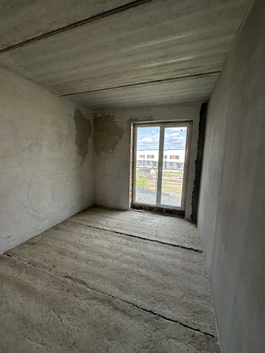 Таунхаус 140м2 з великим балконом і двома терасами на даху Крихівці