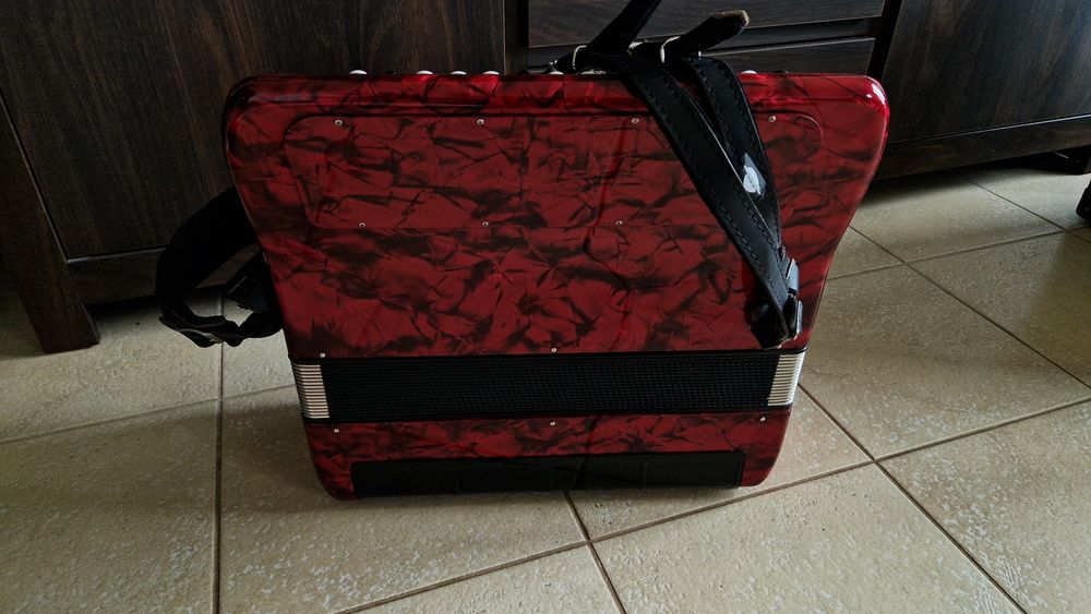 Akordeon Weltmeister -Harmona 96 basów guzikowy