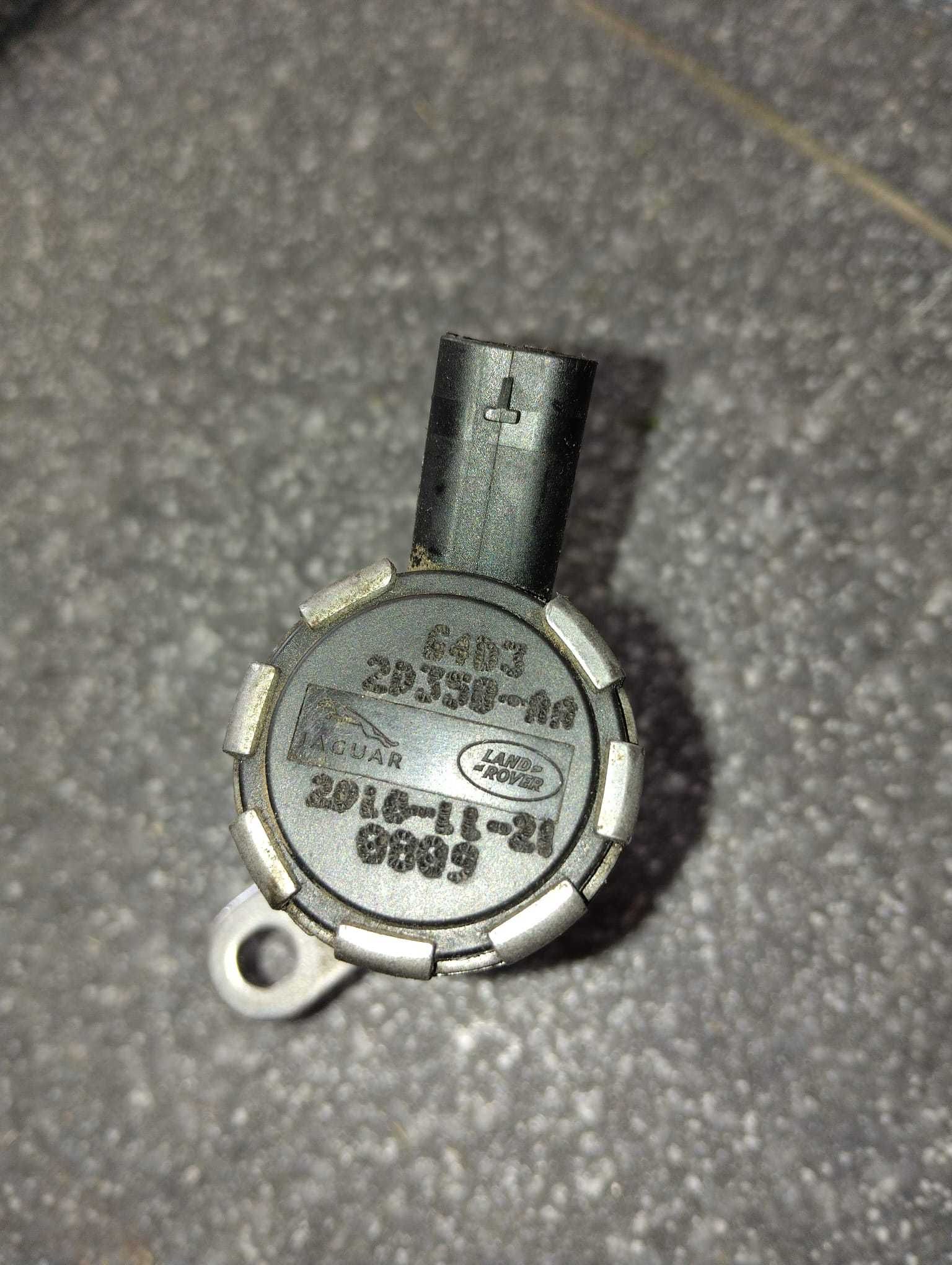 Czujnik zawór ciśnienia oleju G4D3-2D350-AA Jaguar Land Rover