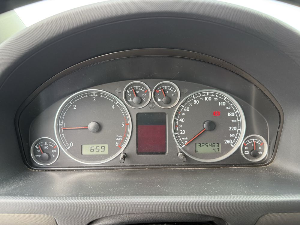 Vw Sharan 1.9TDi 130cv Mt Estimada Extras