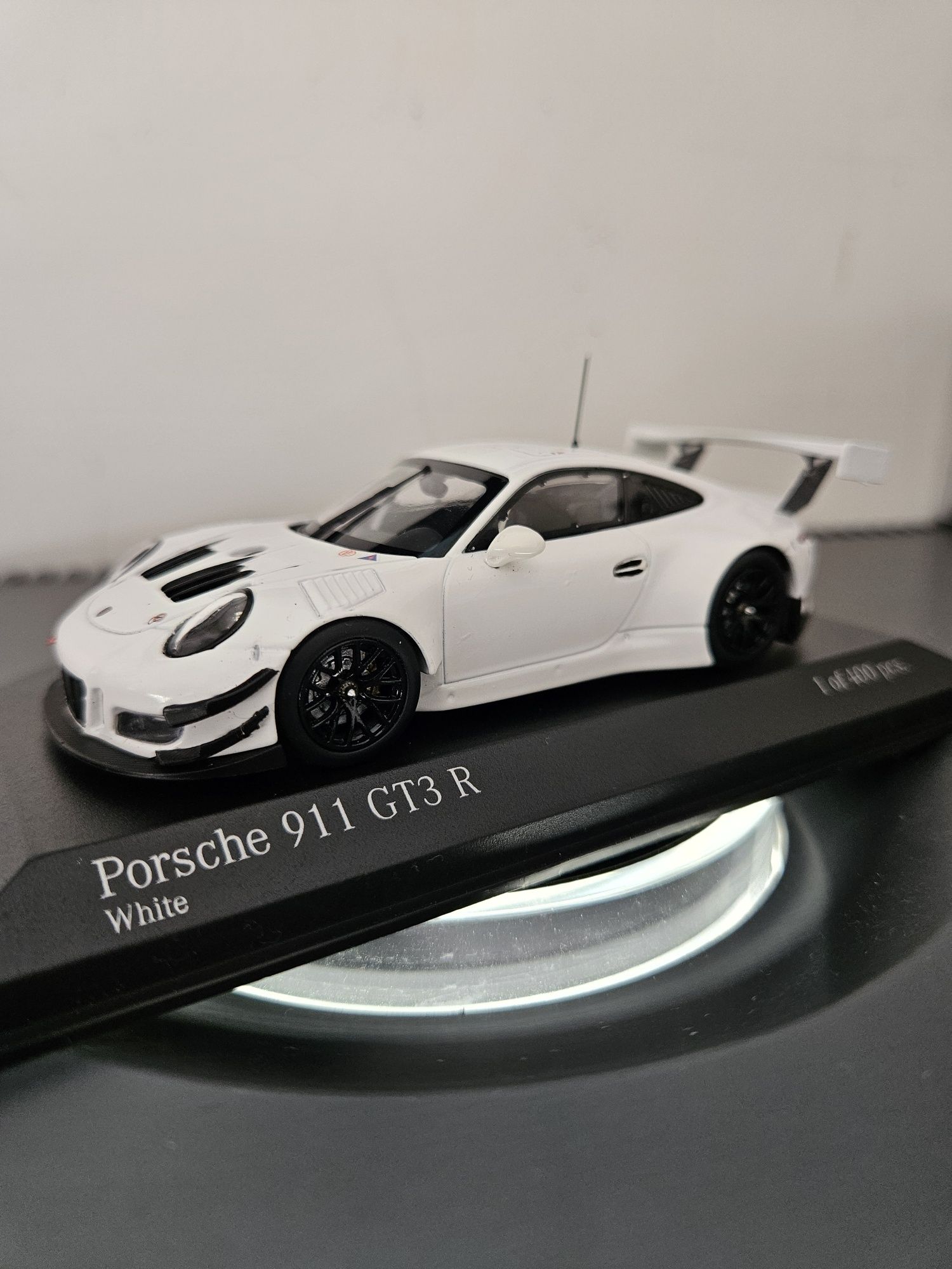 Porsche 911 GT3 R MINICHAMPS