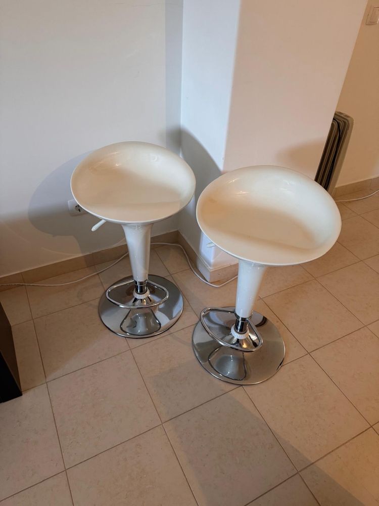 Bancos de Bar Brancos
