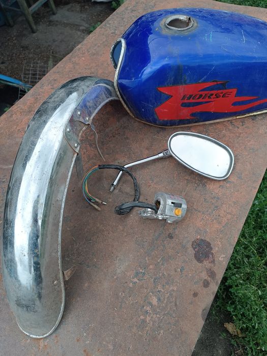Продам бак крыло подножка зеркало на мопед