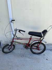 Bicicleta antiga esmaltina fúria