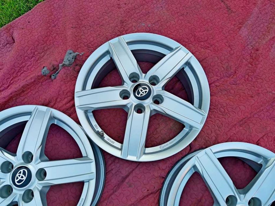 ALUFELGI 16' TOYOTA Corolla AURIS Avensis - ET36 - 5x114,3 -igła