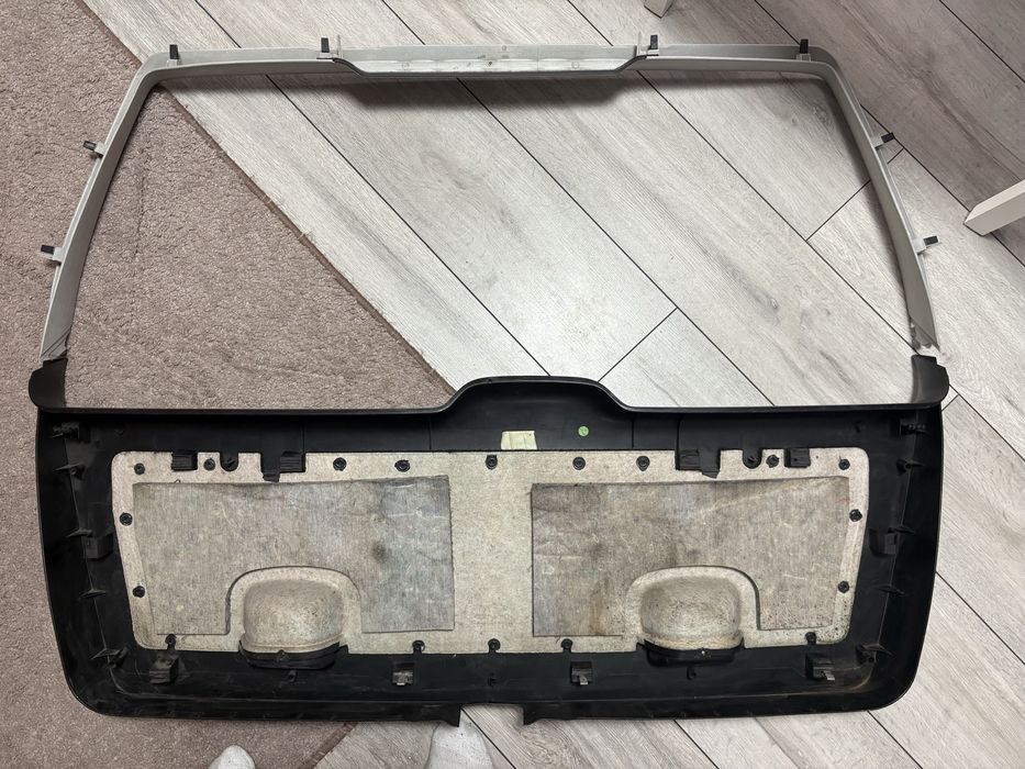 Tapicerka KLAPY BAGAŻNIKA I uszczelka dachu VW GOLF iv KOMBI