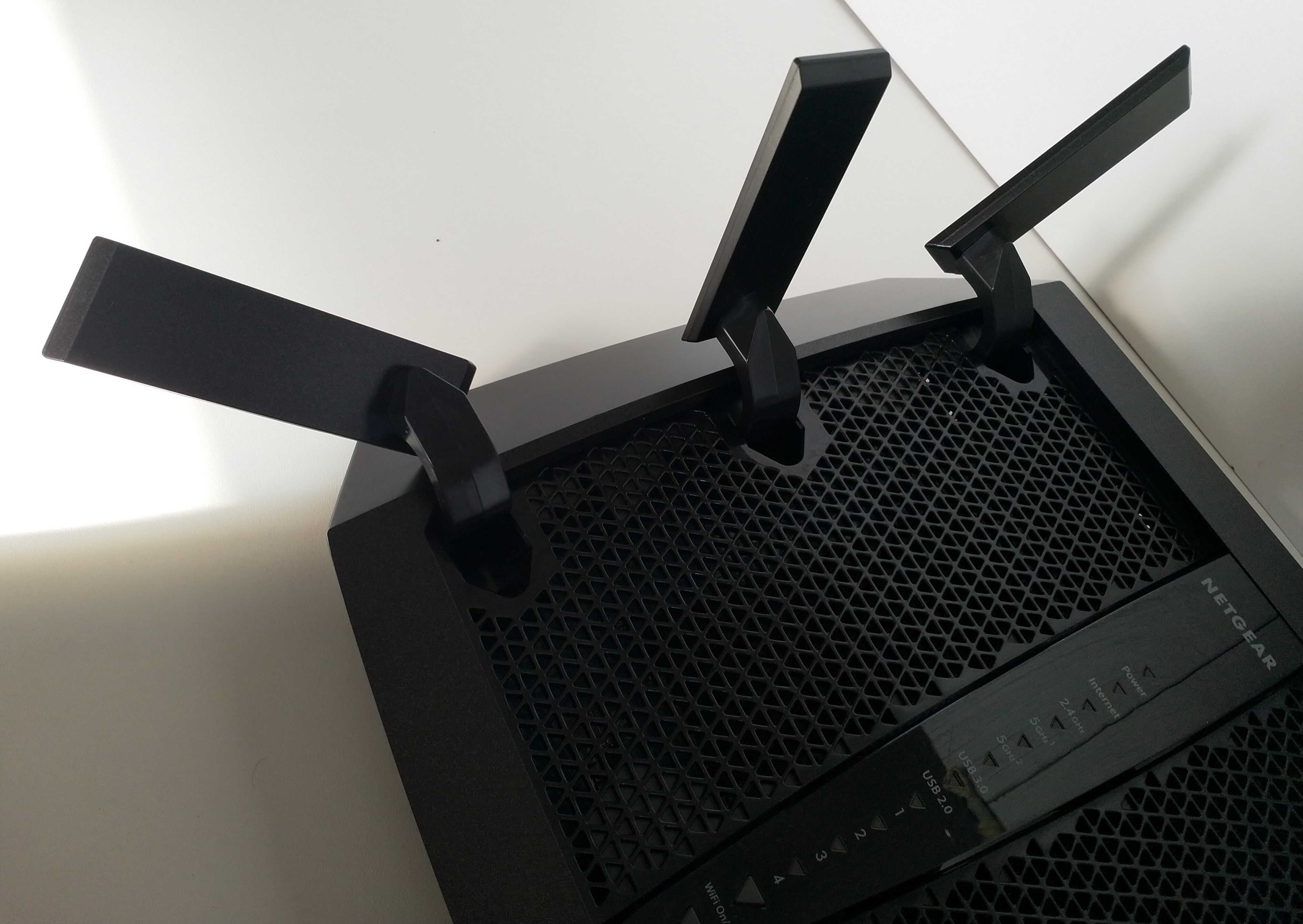 NETGEAR Nighthawk® X6 R8000 AC3200 WiFi роутер