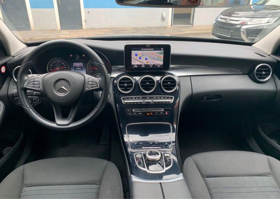 Mercedes-Benz C250 4MATIC 9G-TRONIC
