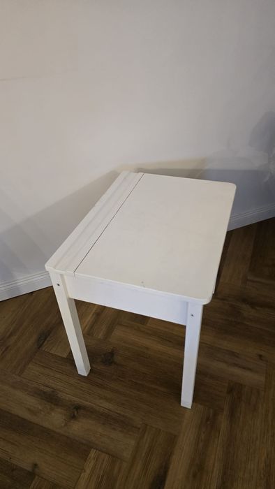 Stoliczek (biurko ze schowkiem) i krzesełko drewniane Ikea dla dziecka