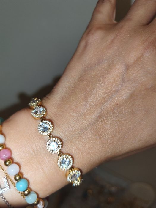 Pulseira brilhantes com zircónias. Aço inoxidável ajustável. Linda !!!