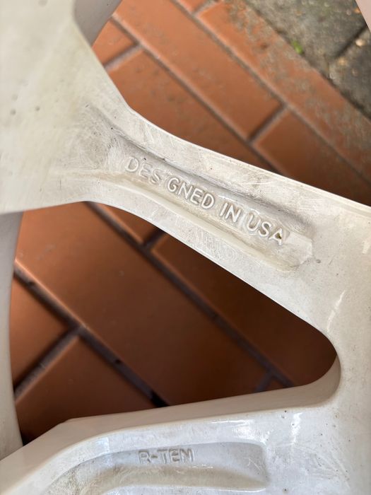 Felgi LEXANI 5x108 ET15 18x8J