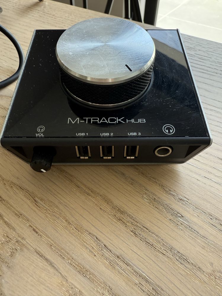 Track Hub M-Audio Interface