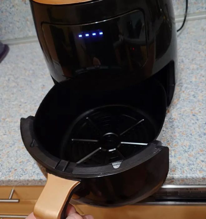 Аерогриль нова.