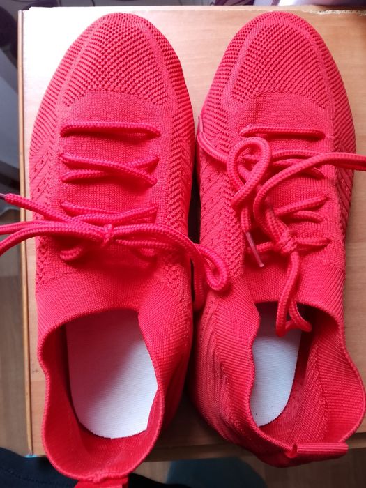 Кросівки 39 розмір