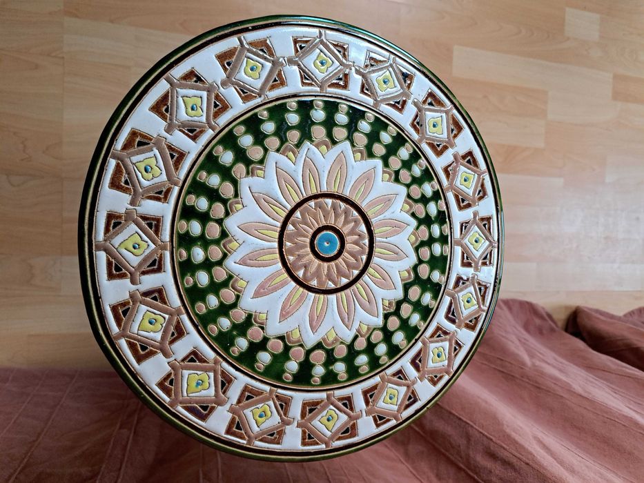 Антикварный керамический стол Майолика Птицы Животные. Нидерланды.