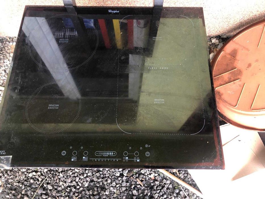 Płyta indukcyjna whirlpool  uszkodzona elektronika