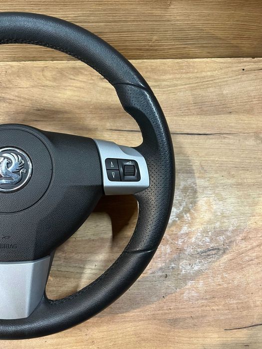 Kierownica Opel Astra 3/ Zafira B
