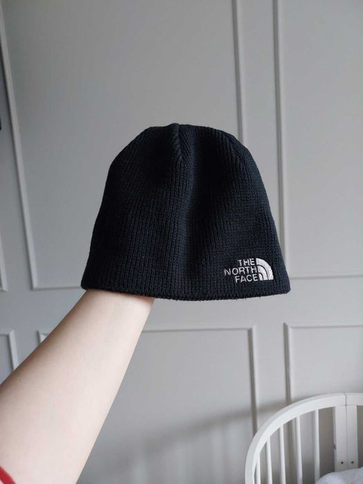 шапка на флісі The North Face чорна шапка на флисе черная
