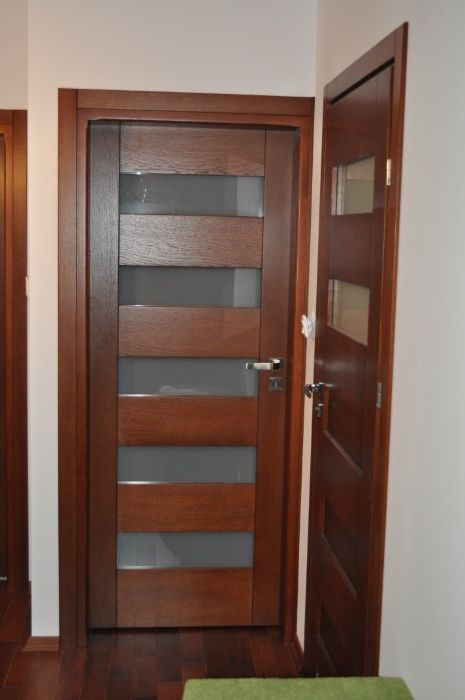 Drzwi wewnętrzne drewniane z montażem
