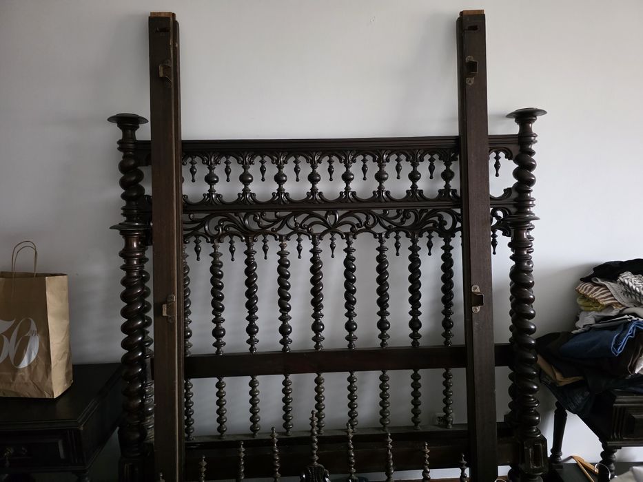 Vendo vários móveis antigos