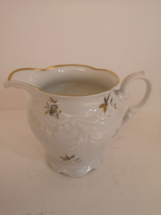 Porcelanowa sosjerka