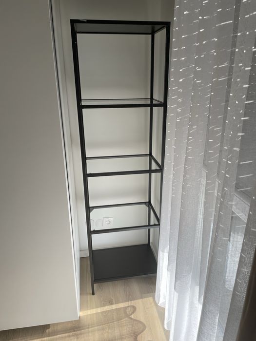 Sprzedam metalowy regał ikea Vittsjö , szklane polki