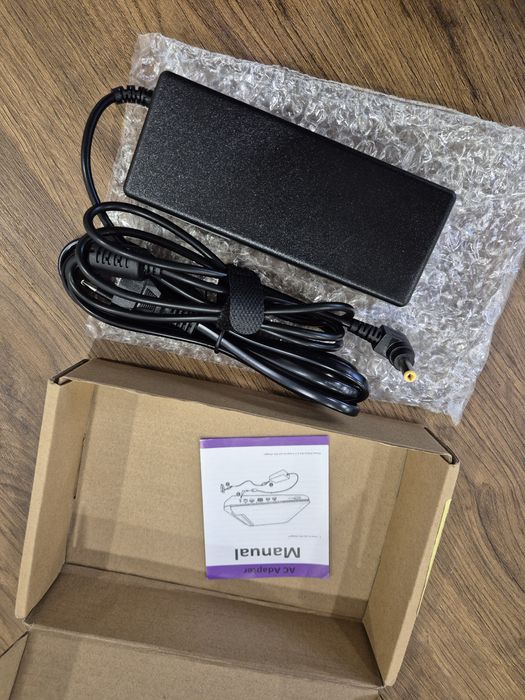 Adaptador AC (Carregador de 19V)