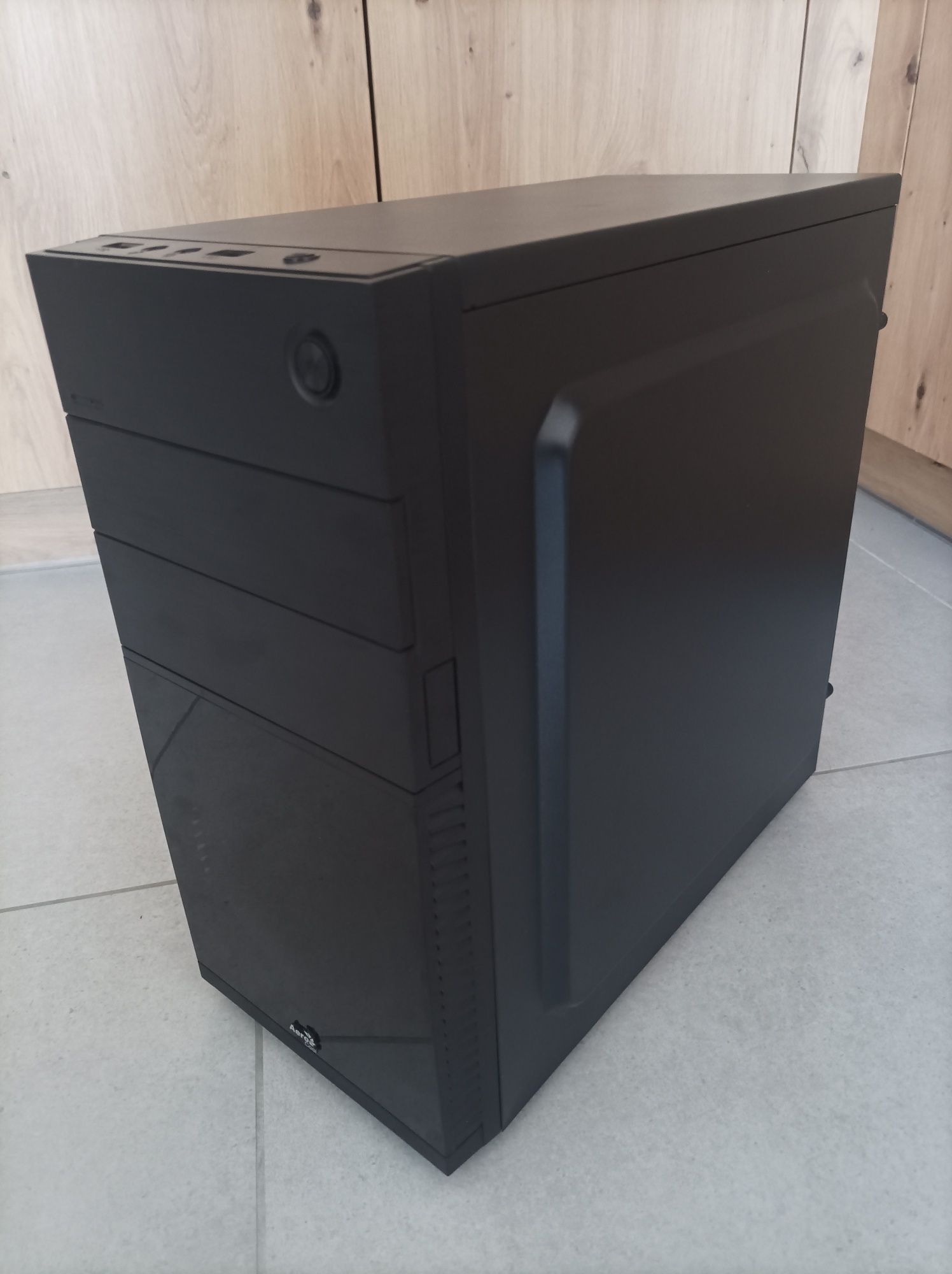 Obudowa komputera Aerocool CS-105 Red