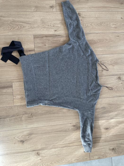 Asymetryczny swter wełniany „o la la”