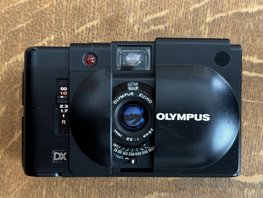 Плівкова камера Olympus XA4