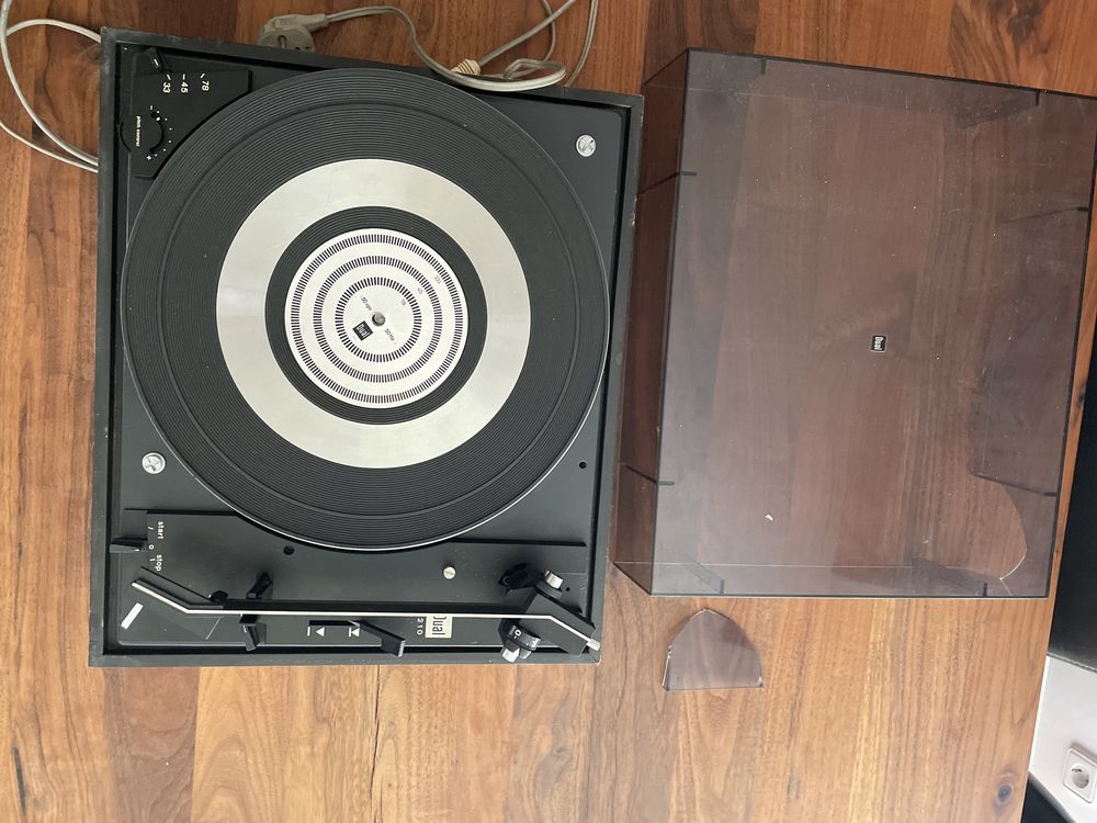 Gramofon Dual 1210