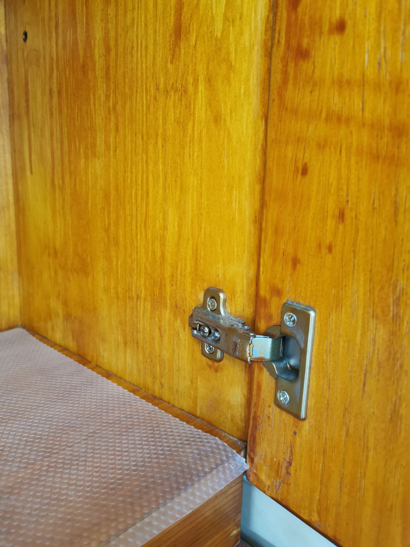 Dois móveis pelo preço de um.