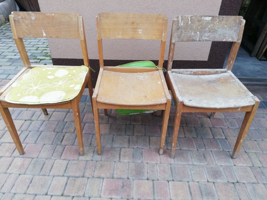 Krzesła drewniane PRL