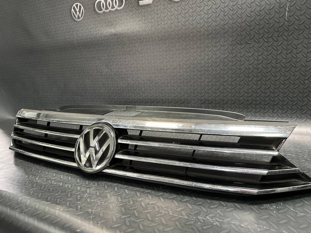 Центальна ришітка гриль для vw Passat B8 EU