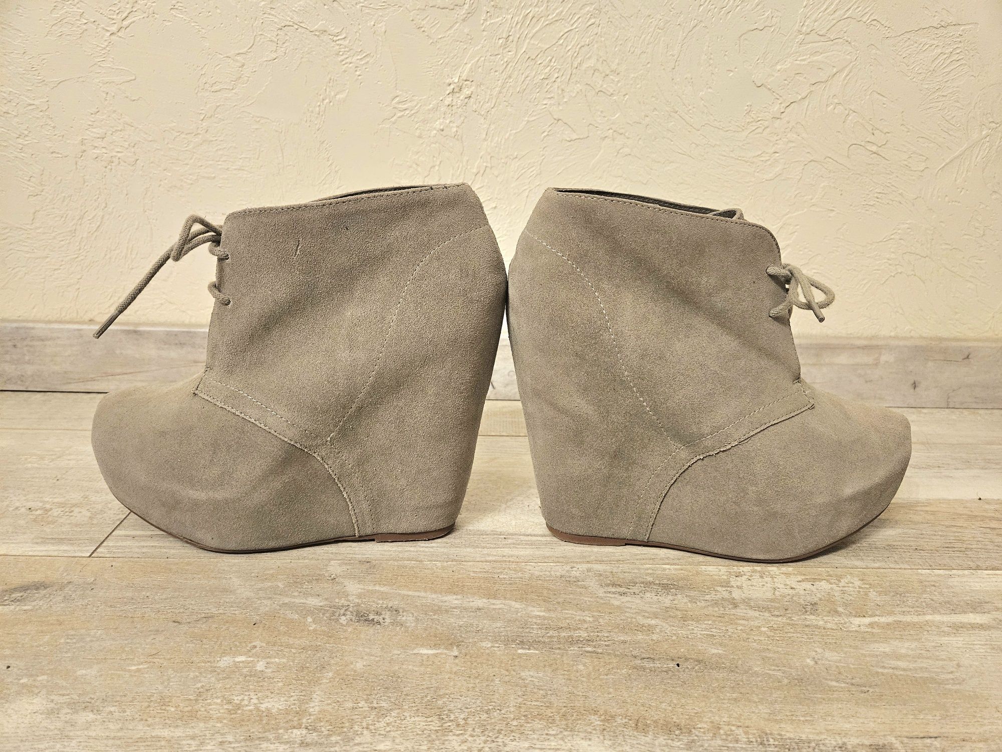Ботинки замевые Steve Madden, размер 40