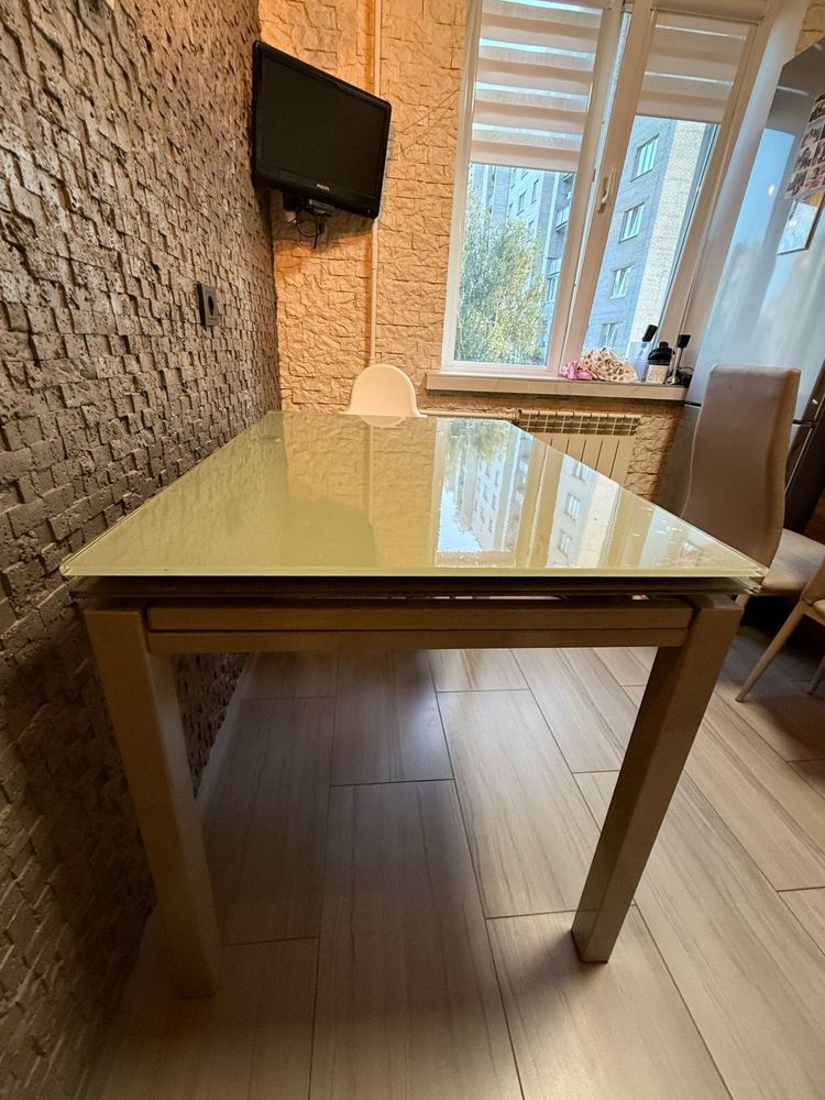 Продам кухонний стіл