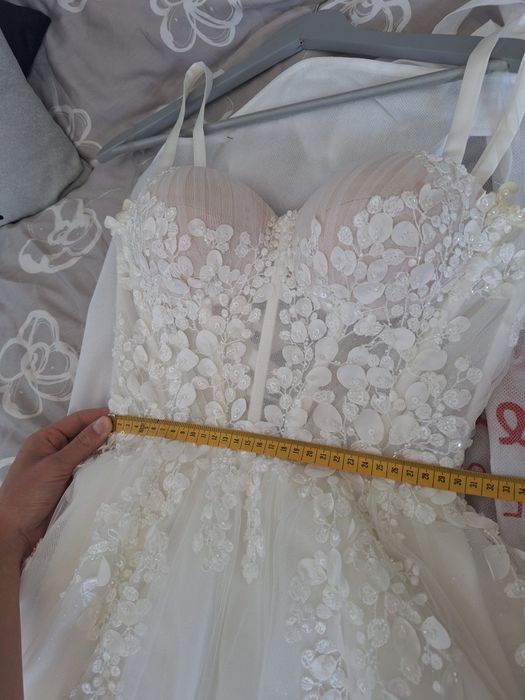 Suknia sukienka ślubna z falbanką