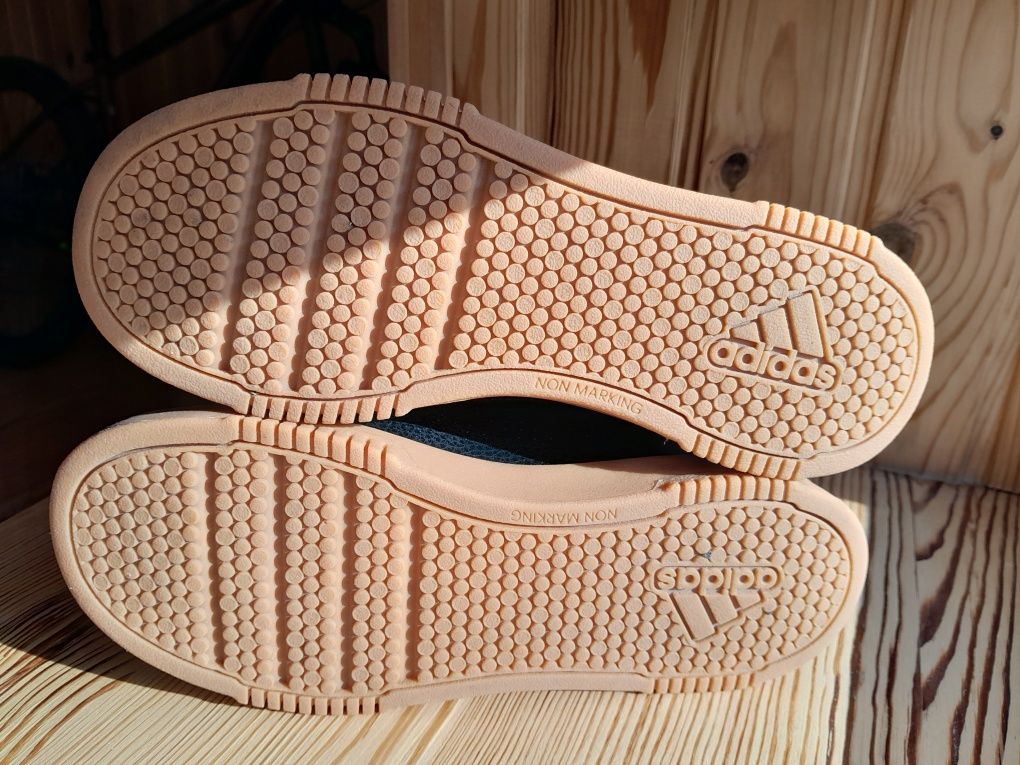 Кроссовки Adidas