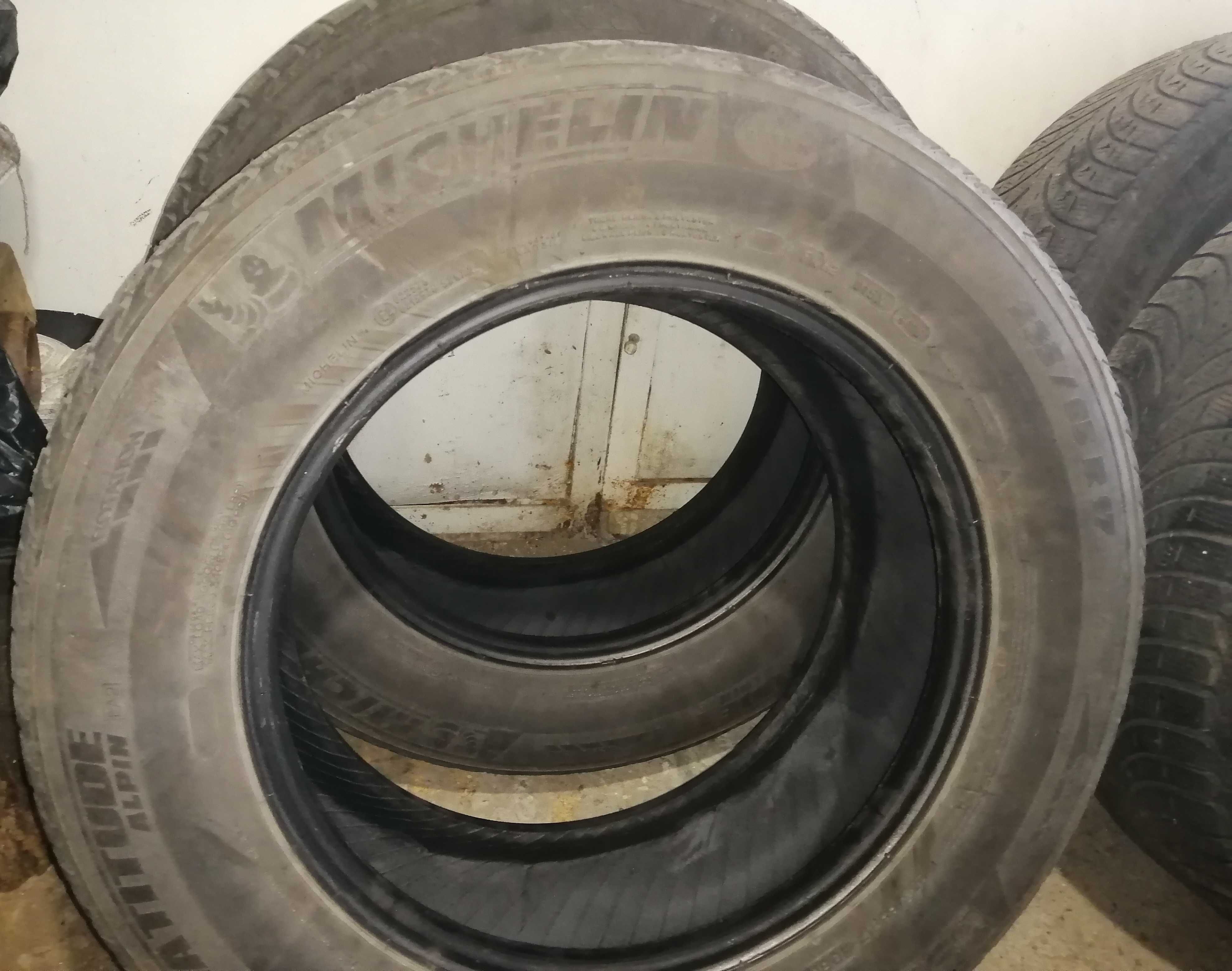 Резина зима 235/65 R17 MICHELIN LATITUDE ALPIN 4 ската