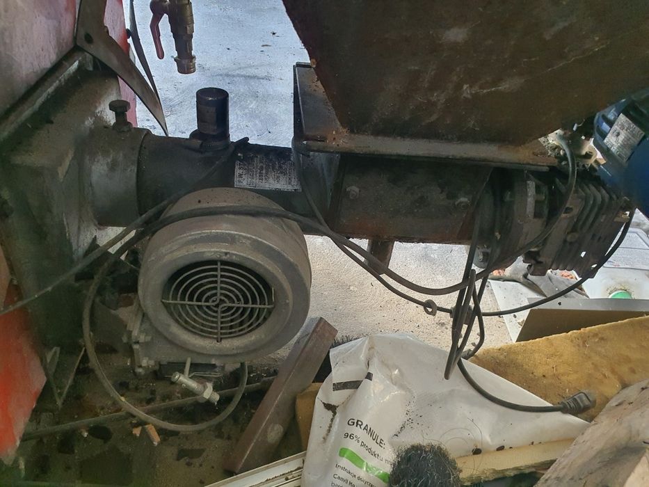 Sprzedam części do  pieca z podajnikiem na ekogroszek 19Kw z Pleszewa.