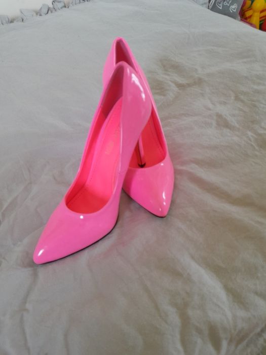 Szpilki różowe neonowe 36 buty na obcasie