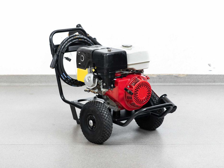 MYJKA CIŚNIENIOWA KARCHER HD 1050 B HONDA GX390 200bar 930l/h 5000nett