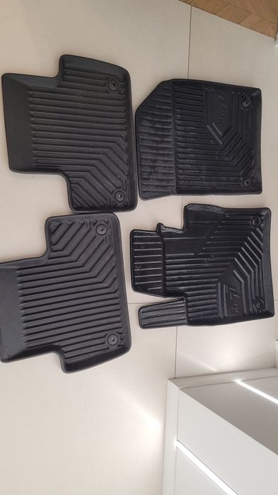 Gumowe dywaniki samochodowe No.77 do Volvo S60 III V60 II 2018-