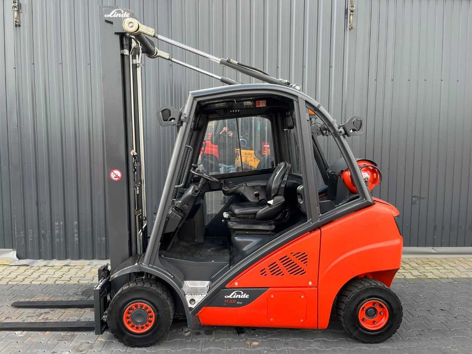 Wózek widłowy Linde H25T-01 Triplex 6,4M Przesuw 2014 rok