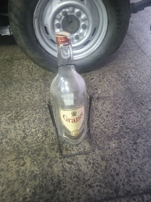 Garrafa whisky Grants