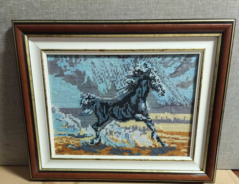 Quadros bordados com ponto cruz