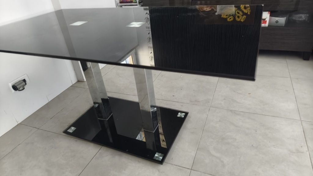 Mesa de jantar em vidro 160x90