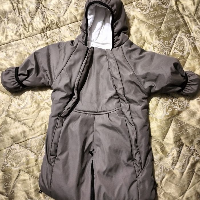 Продам комбінезони 2 шт.