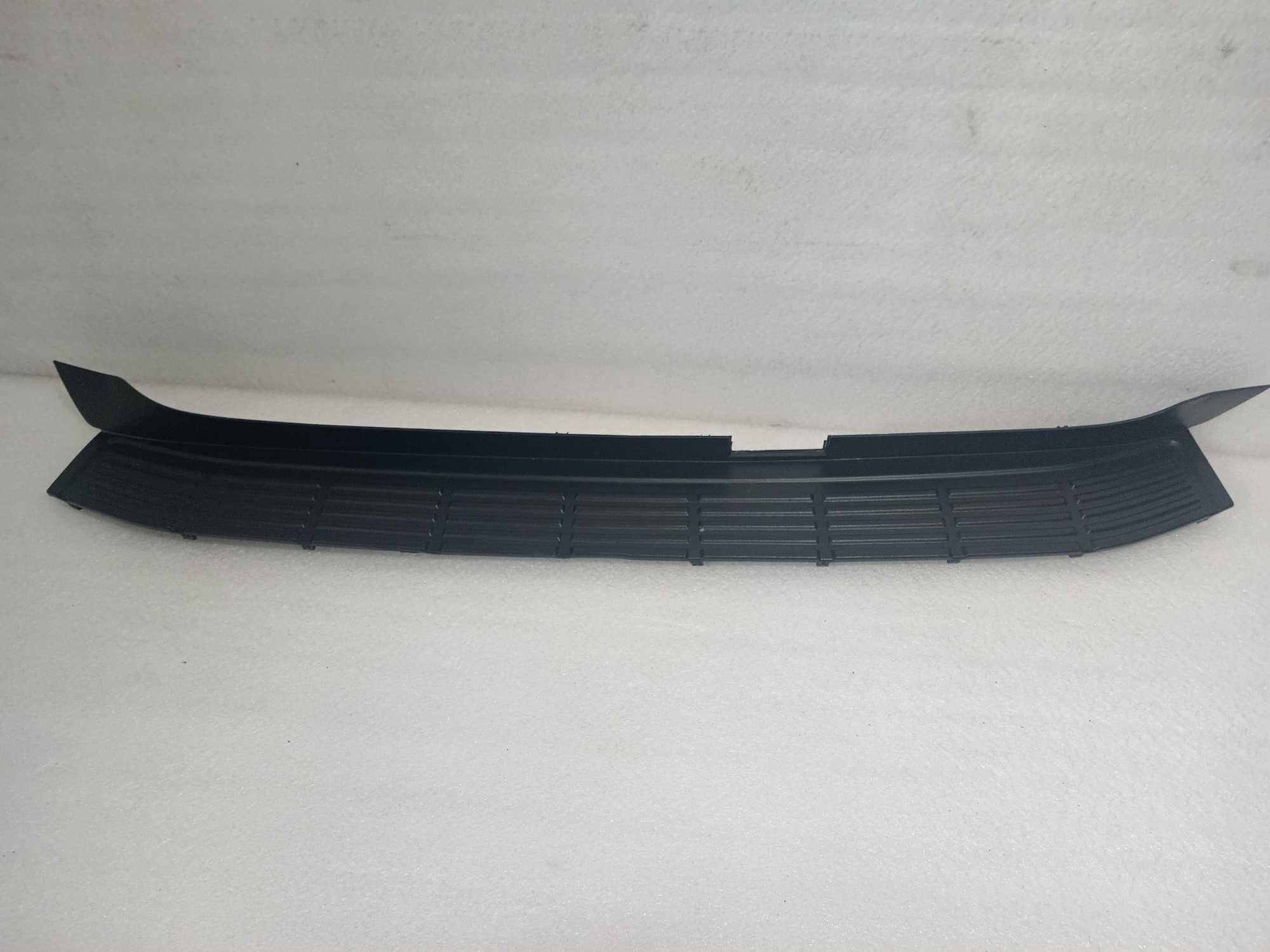 5216260130 TOYOTA Накладка бампера заднього