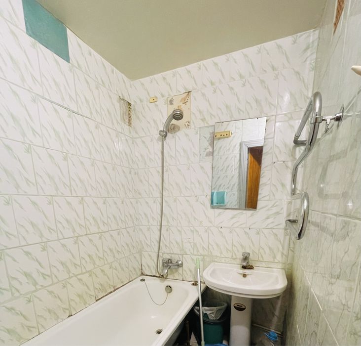 Продам 2 кімнатну квартиру.Є відновлення!